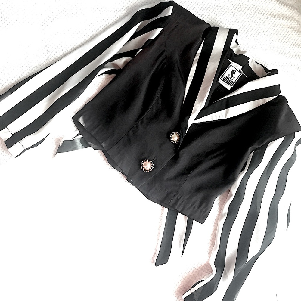 90s Vintage Cropped Striped Sleeve Top Size 6.